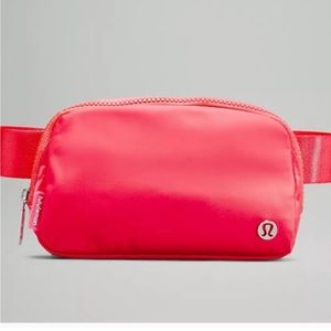 Lululemon everywhere belt bag pale raspberry